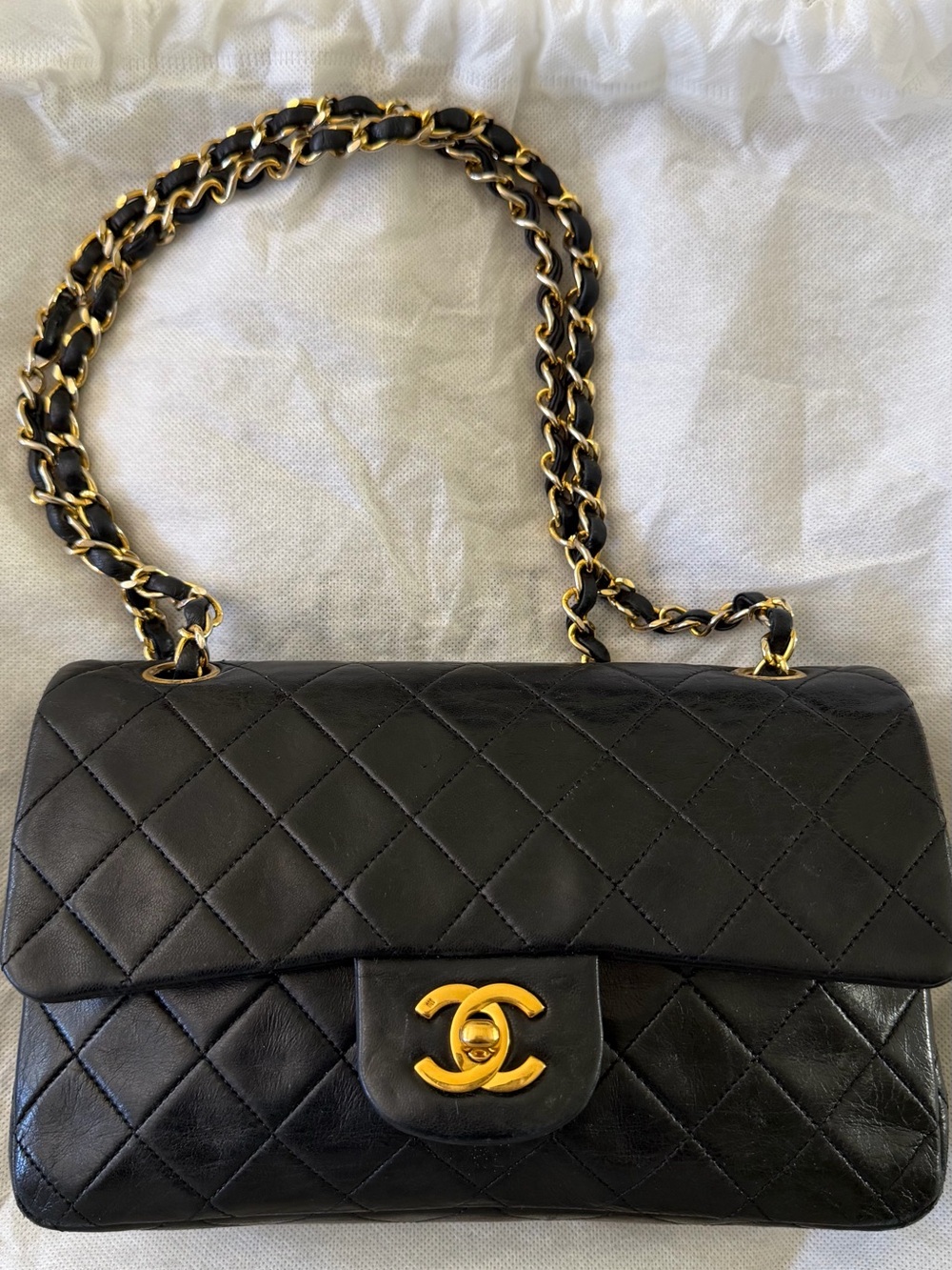 CHANEL classic flap bag